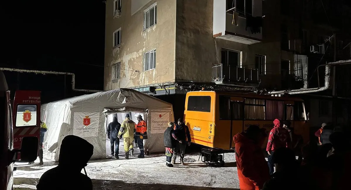 РФ ударила по Одессе: есть разрушения и пострадавшие, один из районов частично обесточен (фото) - today.ua
