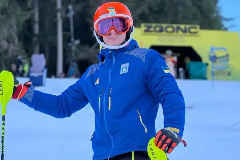 Прорыв в горных лыжах: украинец впервые в истории покорил норматив МСМК и завоевал золото в Италии