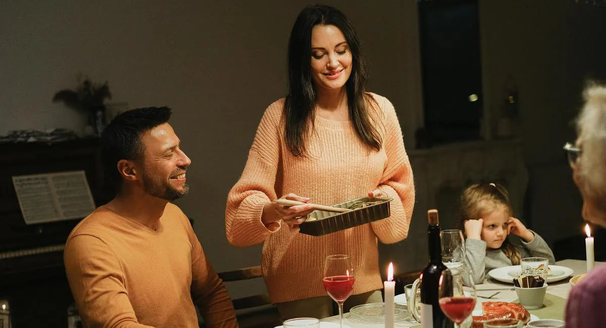 Ужин без плиты за 5 минут: рецепт блюда, который выручит при отключениях электричества - today.ua