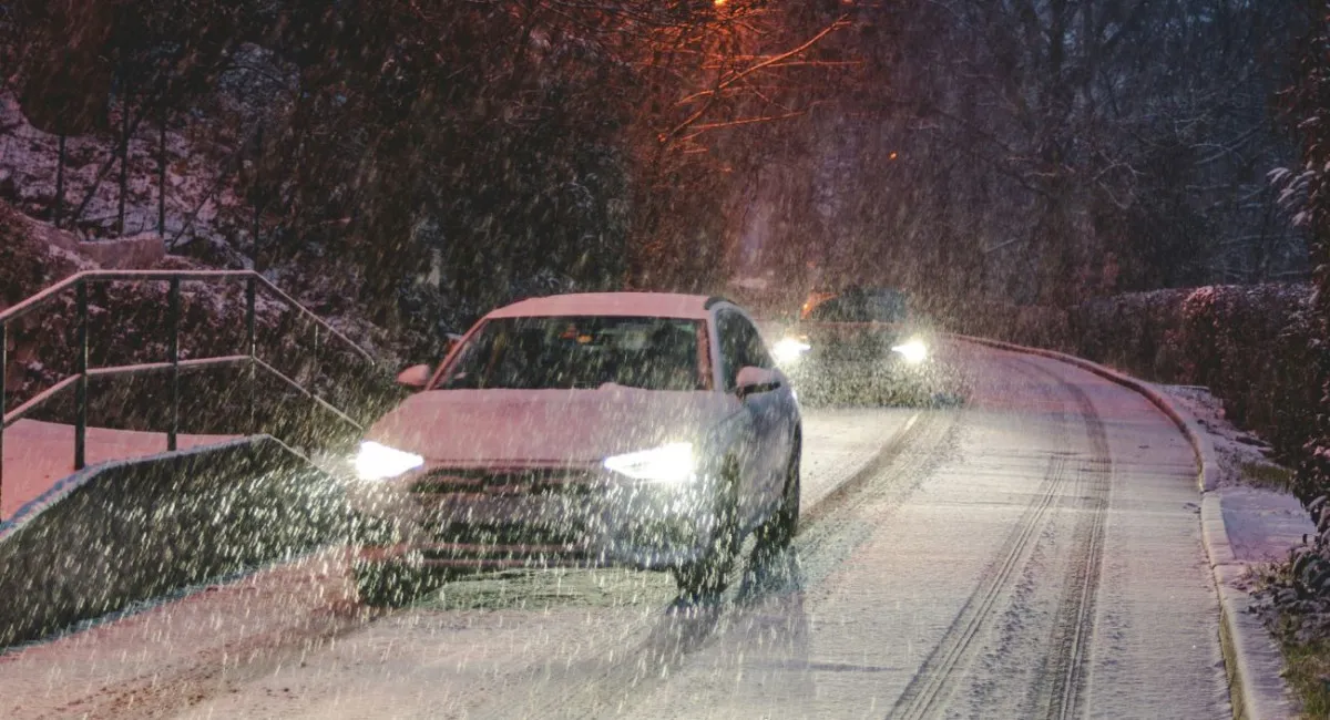 Що робити, якщо ваш автомобіль понесло на слизькій дорозі: інстинкт може вартувати життя - today.ua