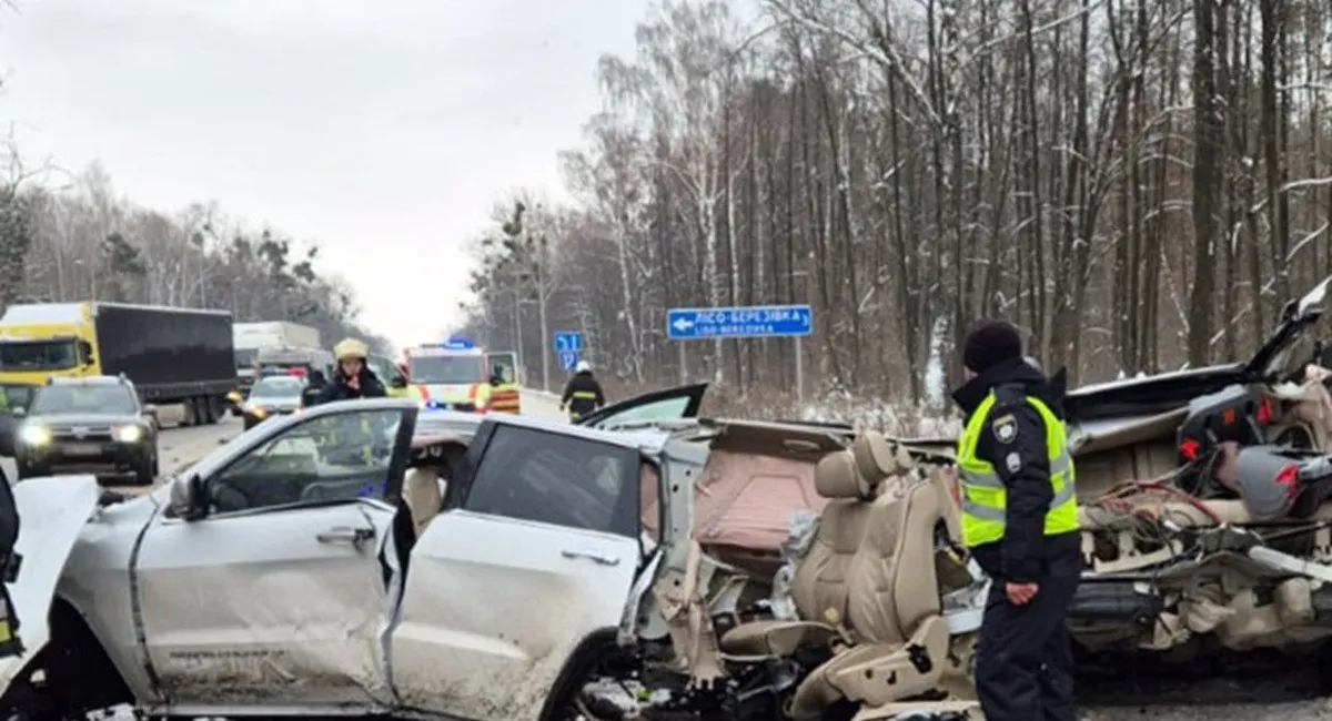 В Хмельницкой области семья попала в ужасное ДТП: отец и сын погибли, мать и полуторагодовалый ребенок в реанимации - today.ua
