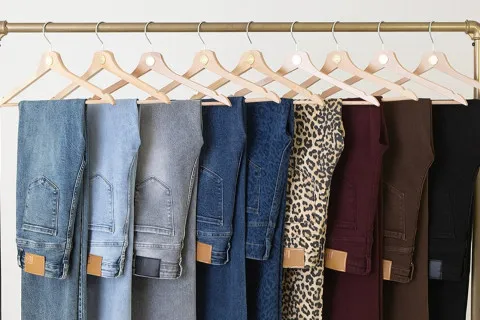 Трендові джинси 2026 року: які моделі варто додати до свого гардеробу