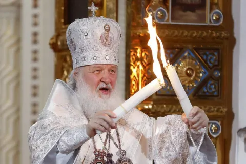 Богохульство під рясою: як церква в Росії перетворює своїх воєнних злочинців на "святих" (фото)