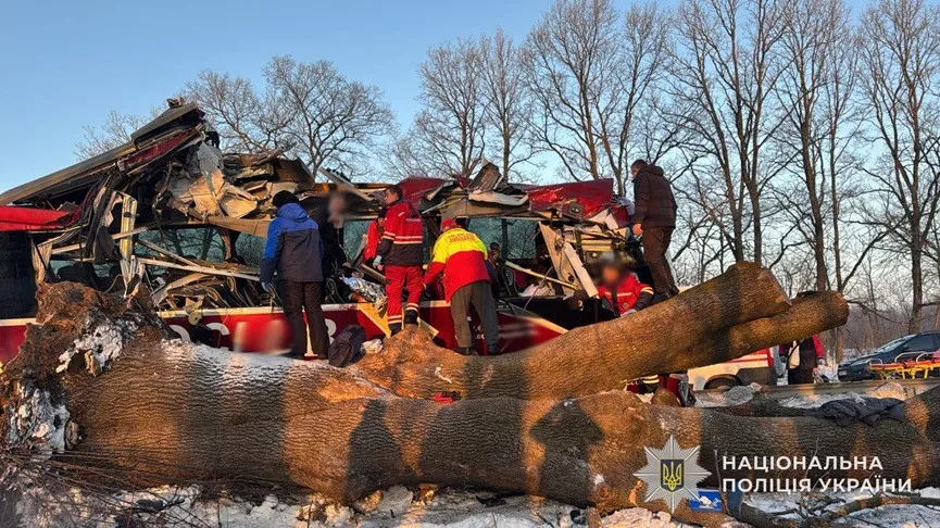 Ужасная авария на Львовщине: автобус Вена–Киев съехал с трассы, есть раненые (фото) - today.ua