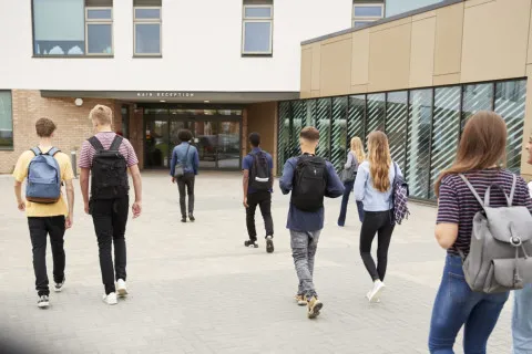 В Україні оновили правила безпеки у школах: з’явився список заборонених речей