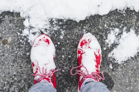 Мороз до −20 не страшний: що покласти в шкарпетки, аби ноги не мерзли