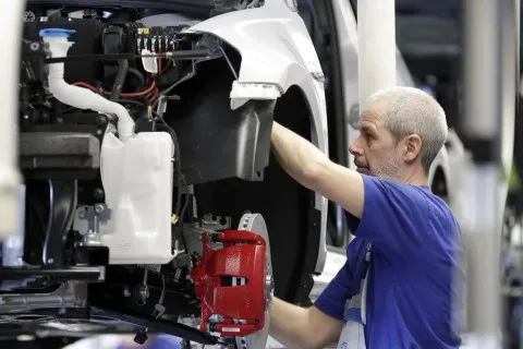 Українців у Чехії можуть витіснити з ринку праці: країна готує нові обмеження