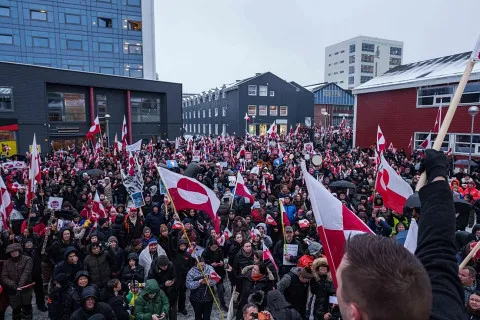 Жители Гренландии готовятся к возможной войне: на острове ощущается паника