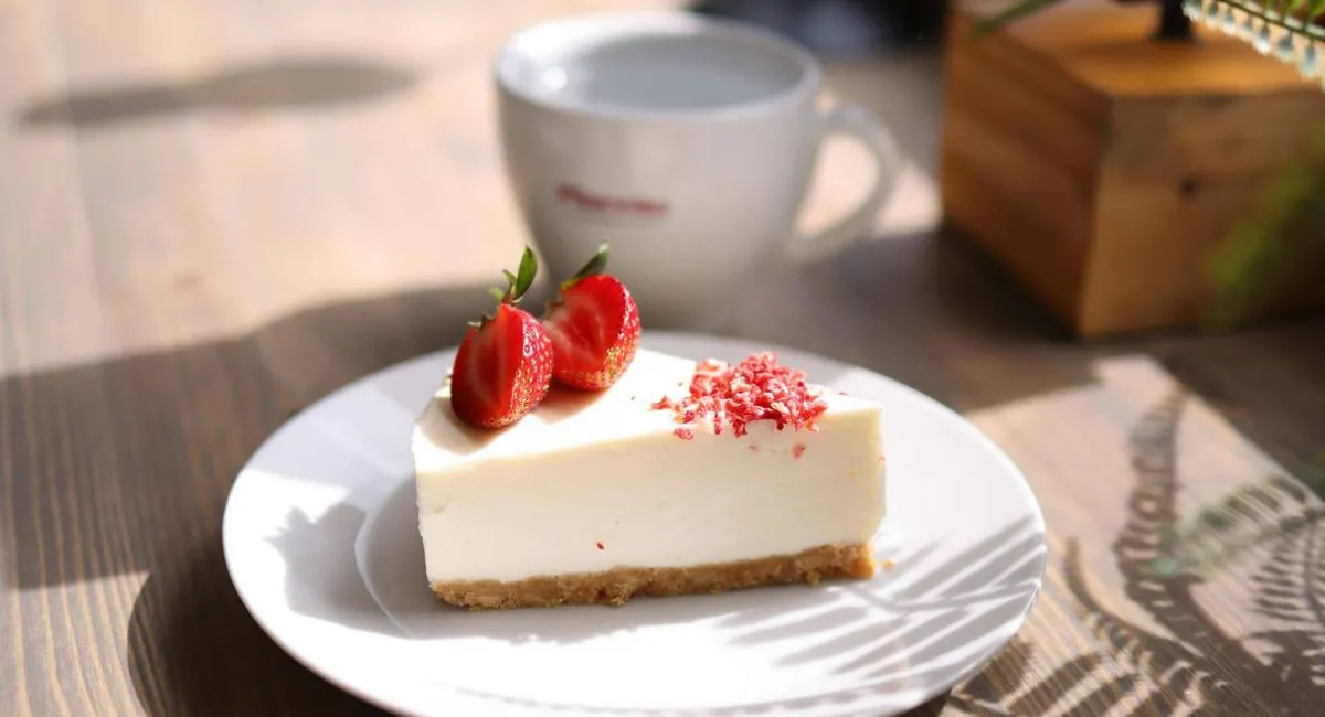 Домашній чізкейк без випікання: перевірений рецепт ніжного вершкового десерту - today.ua