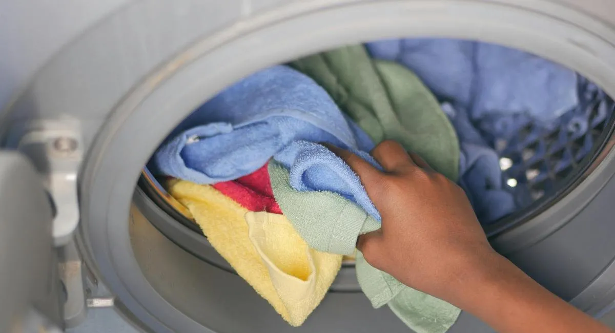 Як висушити білизну в холодній квартирі: дієві лайфхаки для українців - today.ua