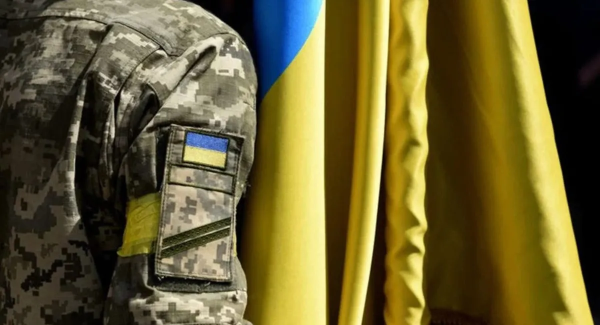 Купив для ЗСУ 415 автівок, а тепер іде на фронт: рішення відомого українського письменника - today.ua