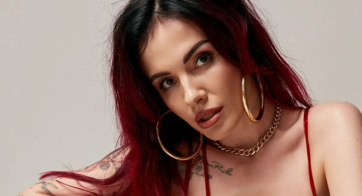 Приличные женщины редко творят историю: популярная украинская певица показала, как выглядит настоящий эпатаж (фото) - today.ua