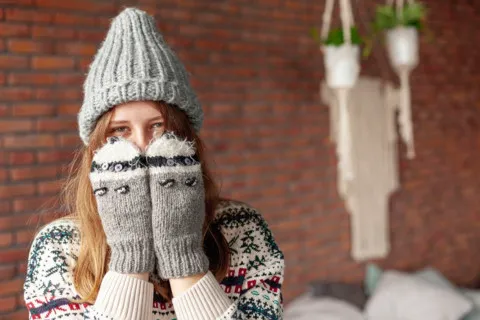 Жоден мороз не страшний: як швидко зігріти руки без грілок та електрики