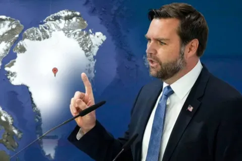 "Ми хочемо мати частку в багатстві цієї землі": Венс пояснив позицію США щодо Гренландії