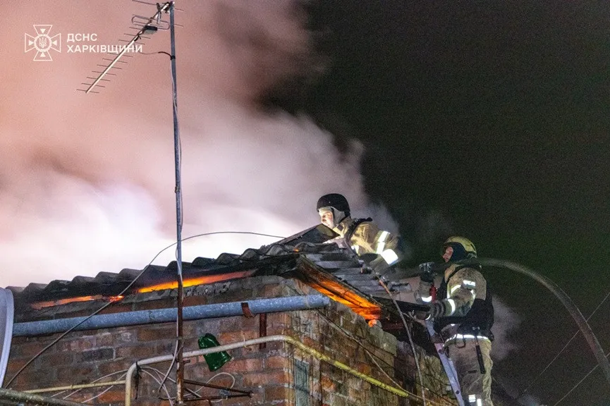 Майже 2,5 години пекла: Шахеди в Харкові вдарили по пологовому та гуртожитку з переселенцями (фото, відео) - today.ua