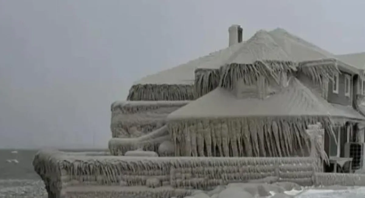 Хьюстон, у вас проблеми!: Трамп оголосив в США надзвичайний стан через небезпечну погодню катастрофу - today.ua