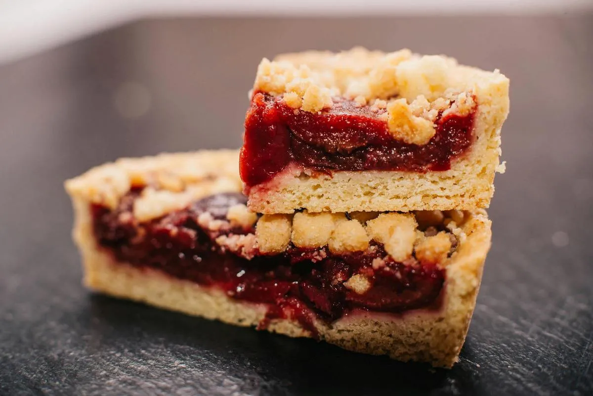 Найлінивіший пиріг: простий рецепт смачного домашнього десерту з 5 інгредієнтів Найлінивіший пиріг: простий рецепт смачного домашнього десерту з 5 інгредієнтів - today.ua