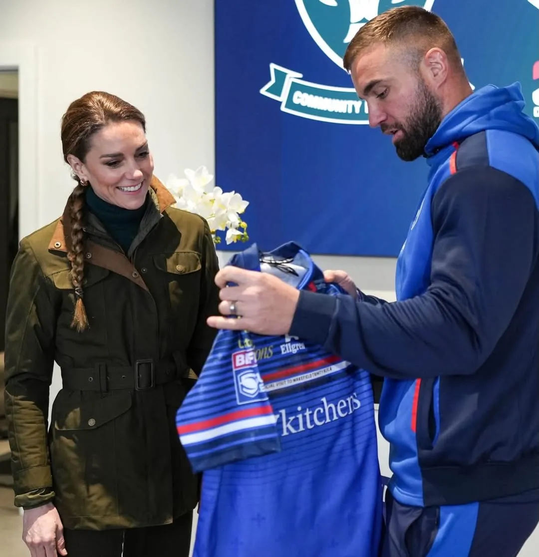 Неочікуваний образ: Кейт Міддлтон з'явилася на публіці з незвичною для неї зачіскою Неочікуваний образ: Кейт Міддлтон з'явилася на публіці з незвичною для неї зачіскою - today.ua