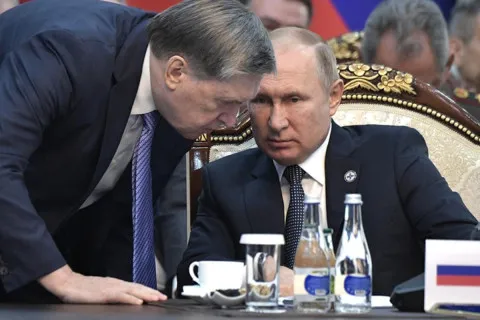 Под давлением США? Путин через Ушакова зовет Зеленского в Москву