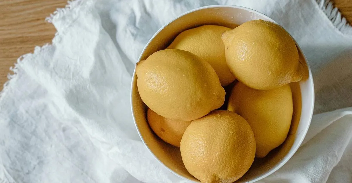 Корисніше за сік та м'якоть: косметолог пояснила, чому не варто викидати шкірку лимона - today.ua