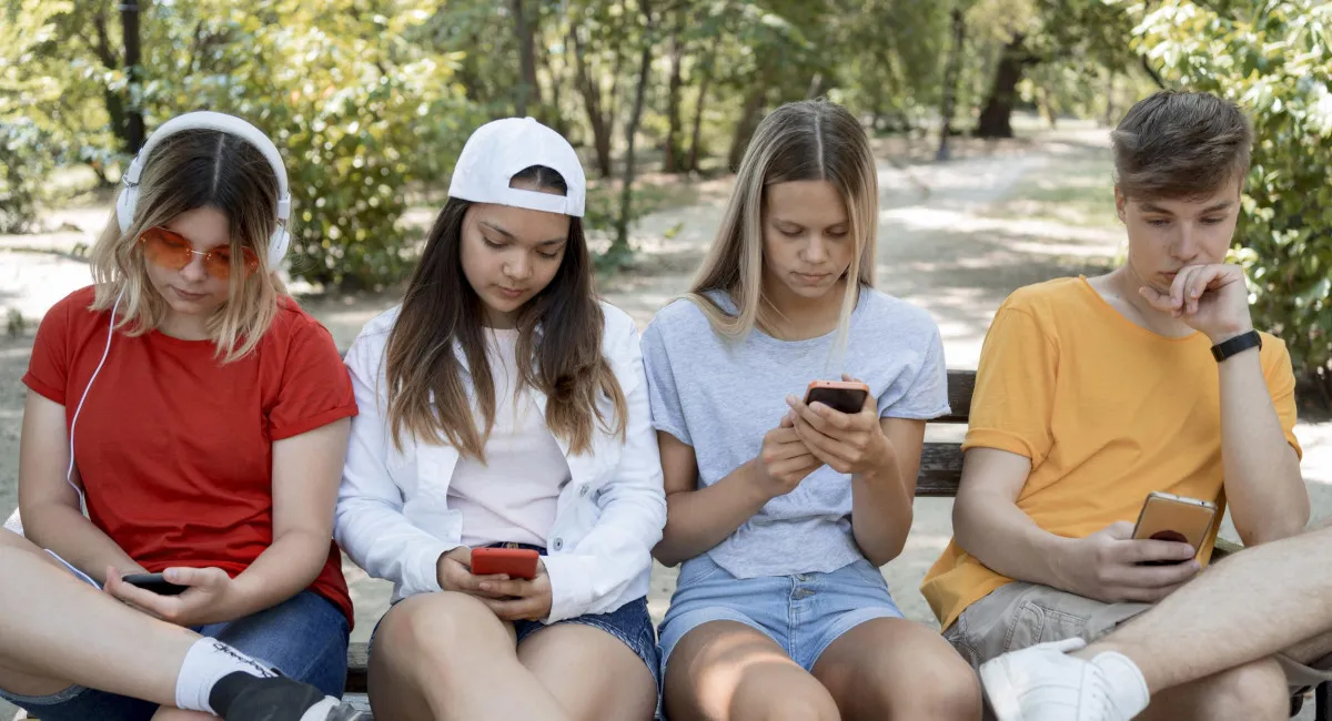 У Раді пропонують обмежити користування соцмережами для дітей і підлітків: на що запровадять табу - today.ua