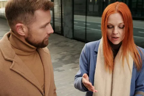 О чем нельзя говорить даже с близкими людьми: темы, которые лучше не поднимать в разговоре