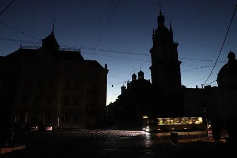 Уже не только Киев: на западе Украины призвали делать запасы и готовиться к чрезвычайной ситуации в энергетике