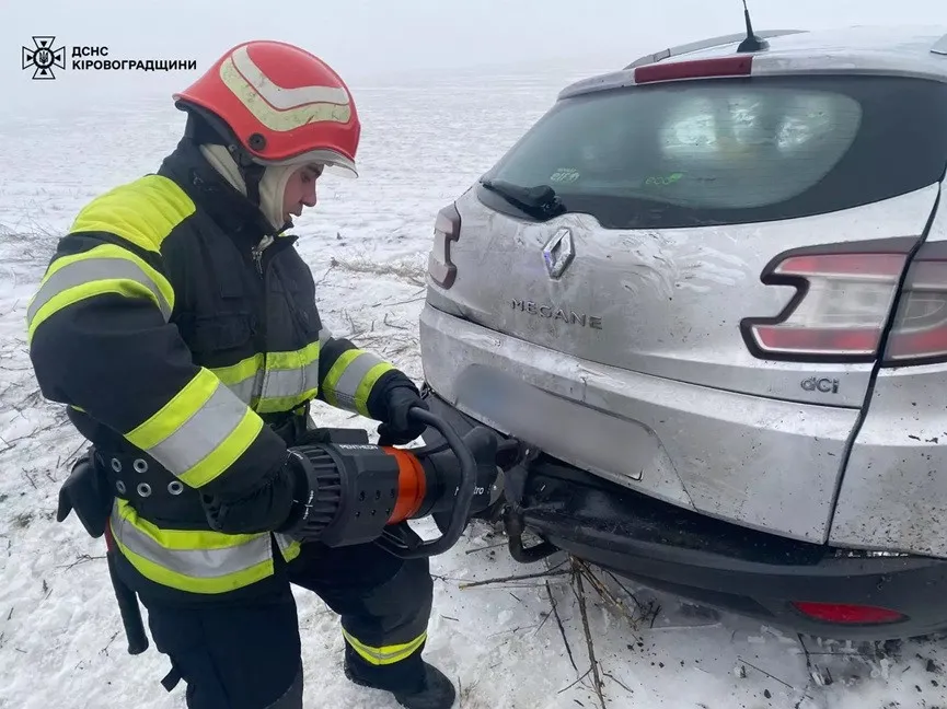Слизька траса і трагічний фінал: що відомо про ДТП за участі мера Вознесенська (фото) - today.ua