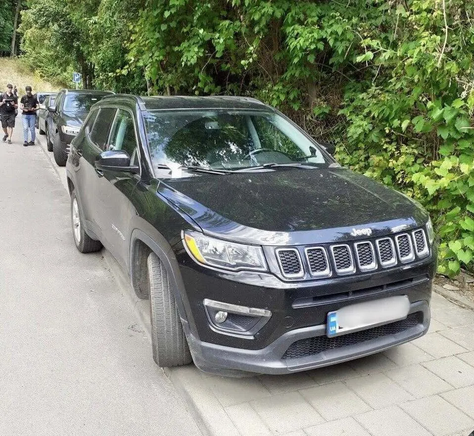 Украинские водители придумали хитрый способ избежать штрафов за неправильную парковку - today.ua