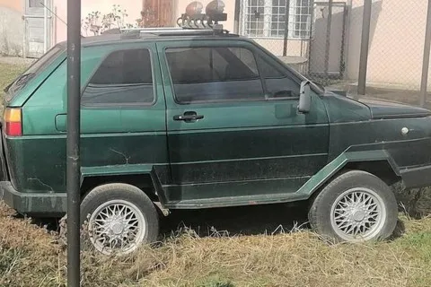 В Україні позашляховик ЛуАЗ-969 "схрестили" з VW Golf: фото