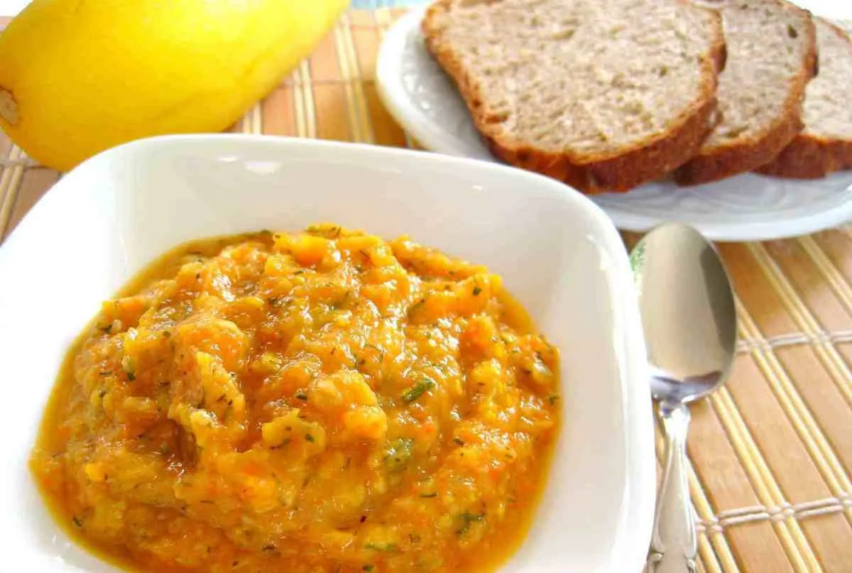 Рецепт домашней кабачковой икры: как приготовить закуску со вкусом из детства Рецепт домашней кабачковой икры: как приготовить закуску со вкусом из детства - today.ua