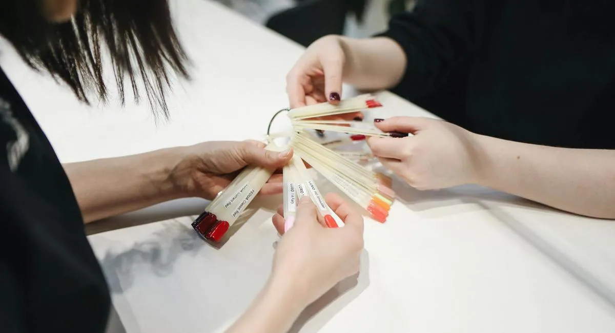 Антитренди літнього манікюру: який нейл-арт зіпсує навіть найстильніший образ - today.ua