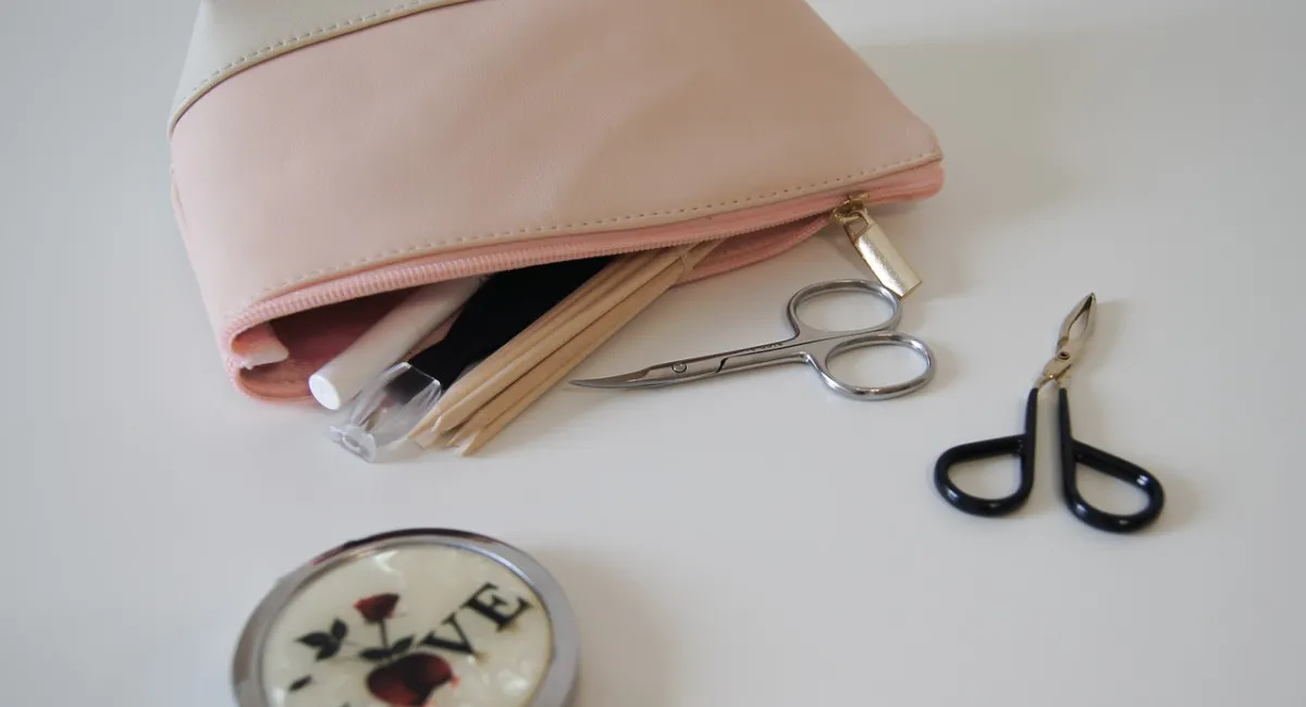 Косметика для підлітків: базові засоби для щоденного догляду та гігієни - today.ua