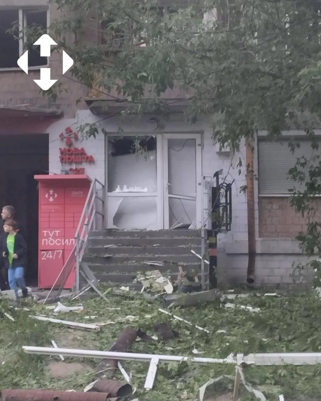 Несколько отделений Новой почты в Киеве повреждены из-за обстрела РФ: как и где получить посылки - today.ua