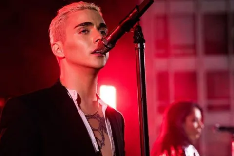 Melovin прямо со сцены объявил, что идет служить: куда мобилизовали 28-летнего певца