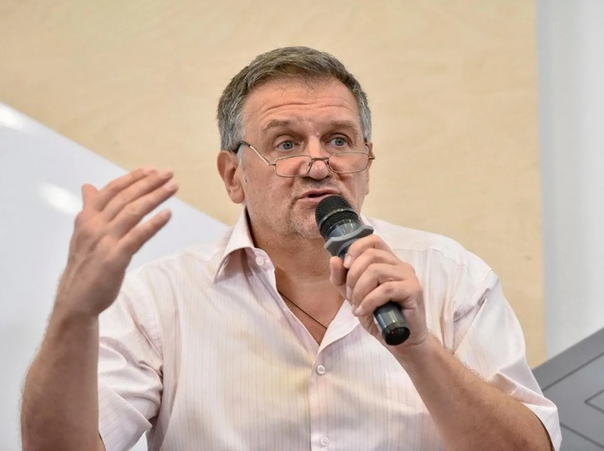 Мы должны думать, прежде всего, о фронте, а не о том, кто победит на следующих выборах, - профессор Могилянки Алексей Гарань Мы должны думать, прежде всего, о фронте, а не о том, кто победит на следующих выборах, - профессор Могилянки Алексей Гарань - today.ua