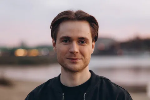 Научный метод против технического коллапса: как стартап заставляет изобретать с нуля.