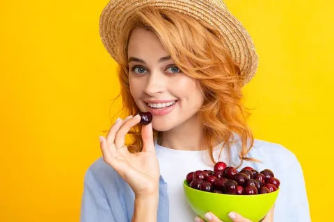 Черешню можно есть не всем: кому стоит отказаться от употребления вкусной ягоды