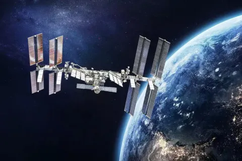 Не для слабонервных: в космосе астронавтов накормят белком из собственной мочи