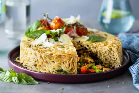 Запеканка из спагетти с фаршем и грибами: как приготовить сытный обед для всей семьи