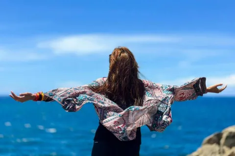 Как быстро успокоиться: психолог назвала эффективные техники от стресса и паники