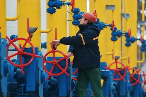 А как же обогащение Кремля? Венгрия хочет перекачивать нефть в обход России через Одессу