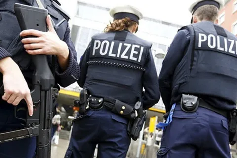 В Германии эвакуировали тысячи людей и остановили вокзал: что произошло