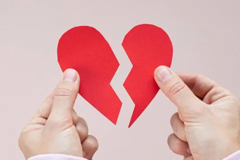 Астрологи назвали два знаки Зодіаку, які легко розбивають серця