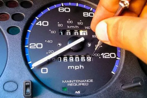 "Зайві" кілометри: що варто знати про скручування пробігу в авто