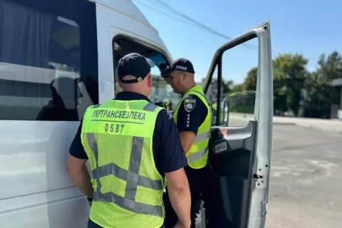 Масові перевірки транспорту в Україні: кого зупинятимуть інспектори