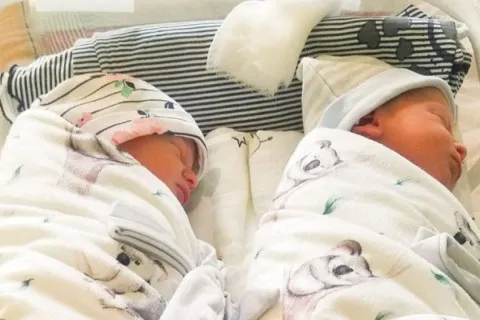 В мире стало рождаться больше двойняшек: как ученые объясняют этот феномен