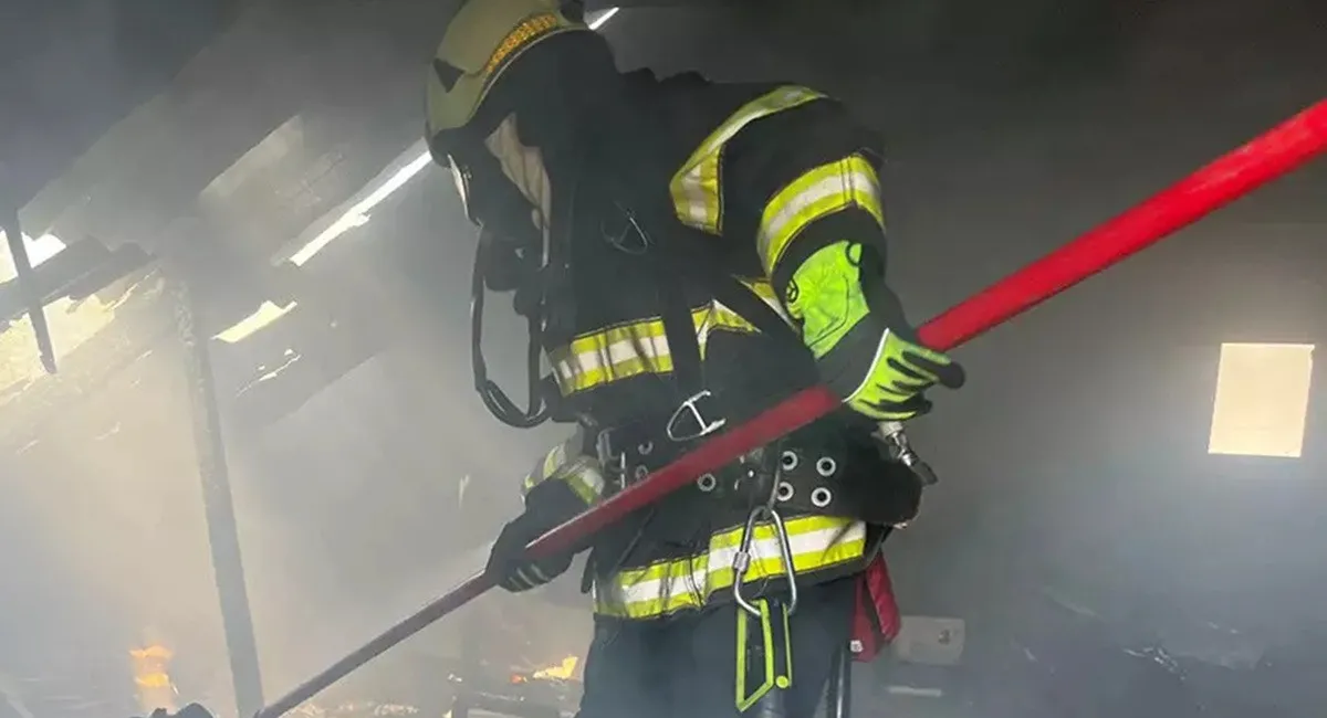 Самая страшная ночь для Кривого Рога: одновременный удар баллистикой и дронами превратил город в пепелище - today.ua