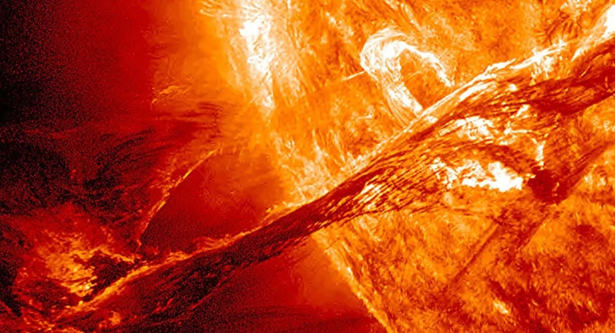Сонце показало характер? Космічний вибух створив палаючу стіну, вищу за дві Землі - today.ua