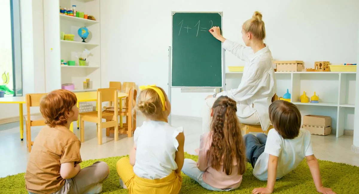 Часть образовательных услуг в украинских школах станет платной: за что придется отдавать деньги - today.ua